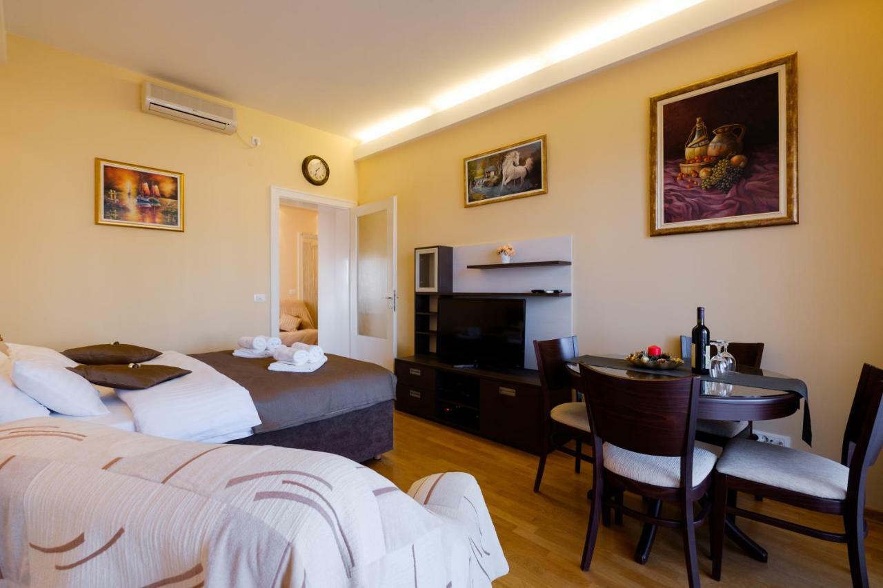 Jolie Apartamento Belgrado Exterior foto
